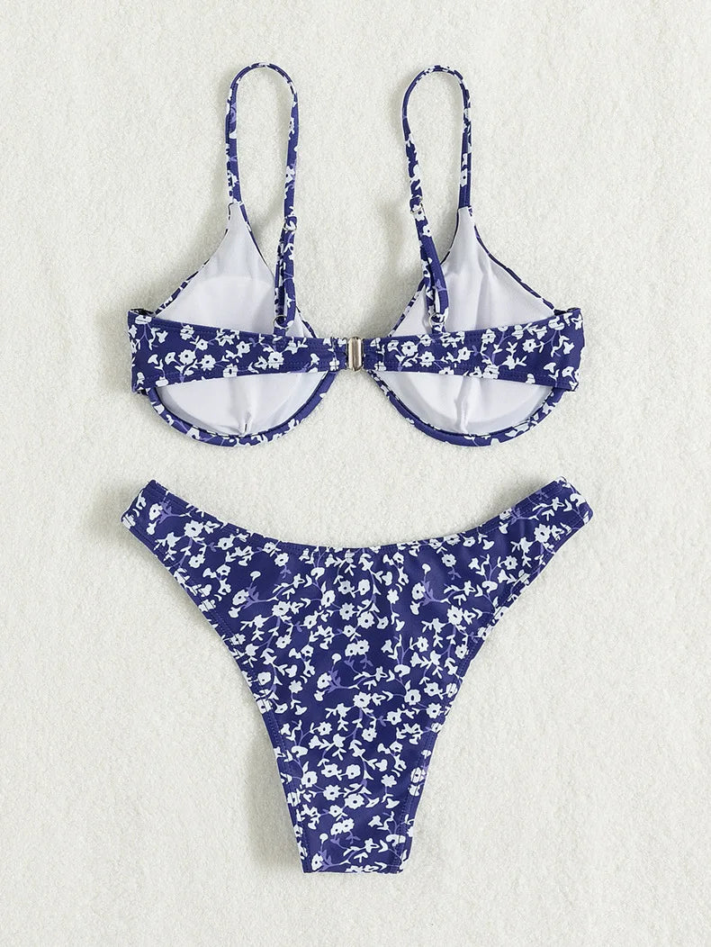 Bikini bleu marine fleuri